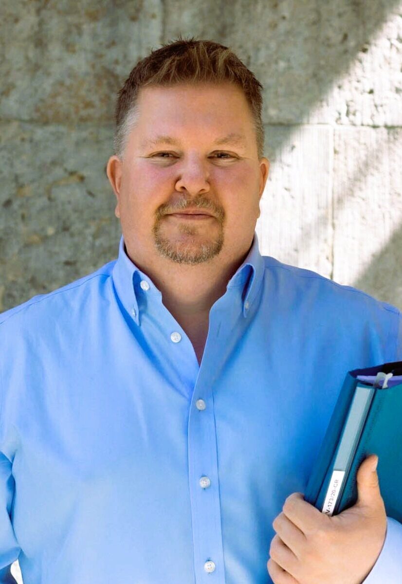 cropped-cropped-Profilbild-golden.jpg Christian Röder